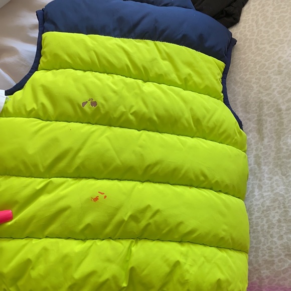 Neon green and blue puffer jacket size for 4T - Picture 3 of 3